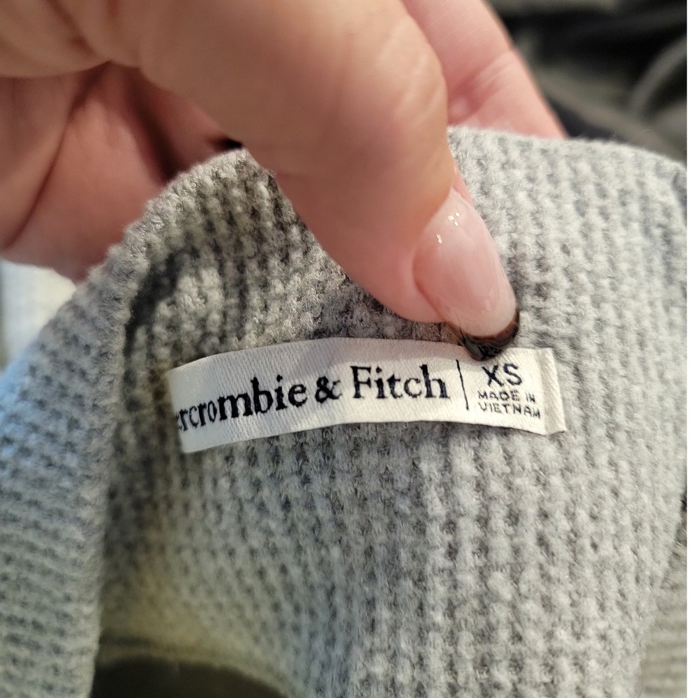 Abercrombie & Fitch Wide Leg Pants in Light Gray - Picture 7 of 7